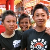 Pays Toraja / Funrailles: des enfants profitent de la fte.