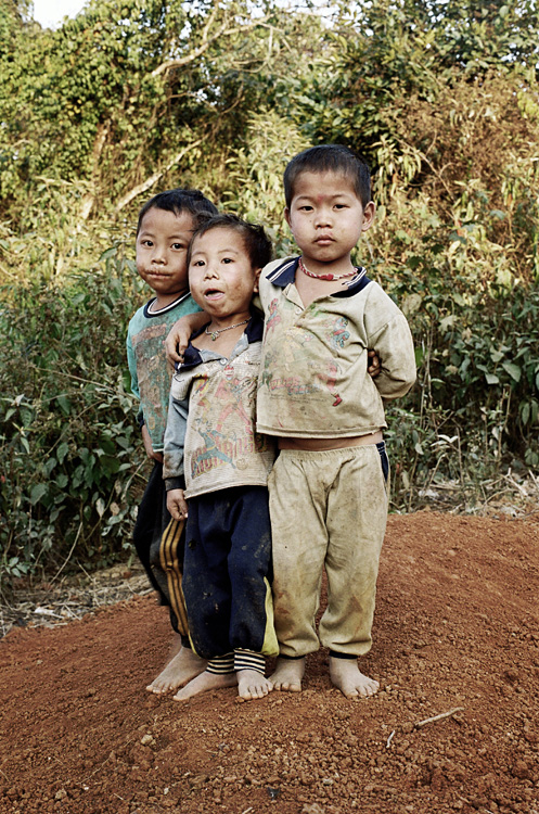 Jeunes enfants (village Hmong, ZNP de Nam Ha)