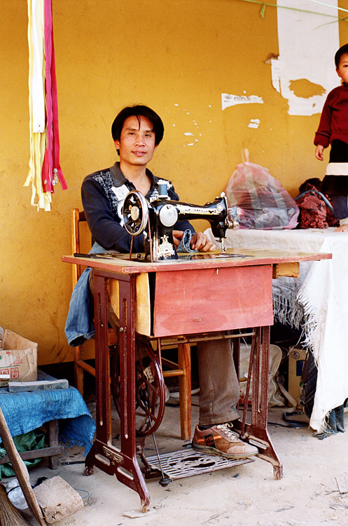 Couturier au marché (Luang Nam Tha)